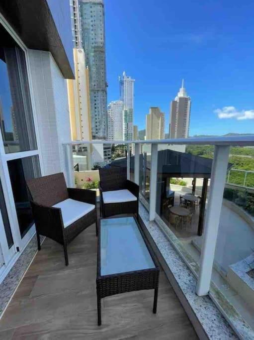 4 Suites, Piscina Exclusiva, Barra Sul, B.camboriu Apartamento *